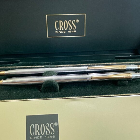 Lovely Cross Classic Century Medalist Ballpoint Pen and Pencil Set. Chrome - Picture 3 of 5